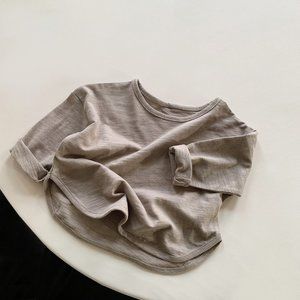 Long -sleeved T -shirt